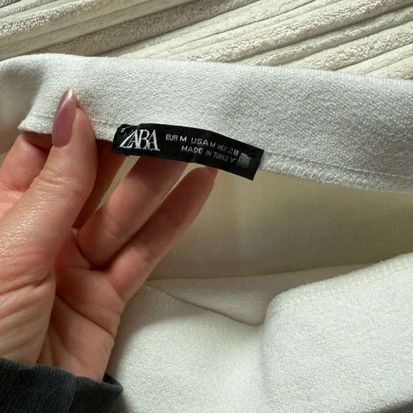 Zara White Knit Skirt with Eyelet Hem - Picture 3 of 6